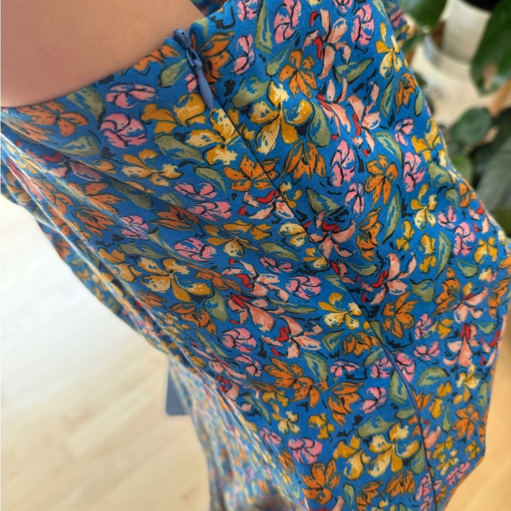 Zara Floral Midi Dress with Side Slit - Picture 4 of 9